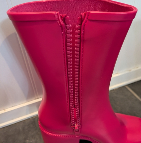 INC International Concepts Fuchsia Rain Boots - Picture 3 of 8